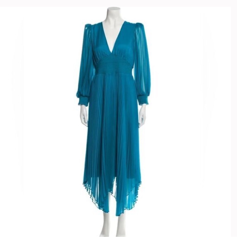 NWOT Alice + Olivia Blue Long Sleeve Pleated Dress